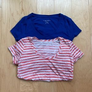 Bundle of Maternity Short Sleeve Tees Size Small blue/coral